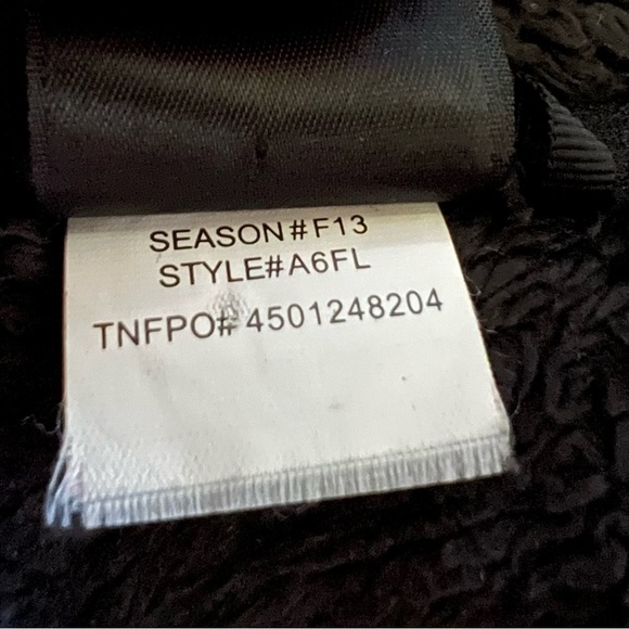 The North Face Fuzzy Black Fleece Jacket - Picture 9 of 13